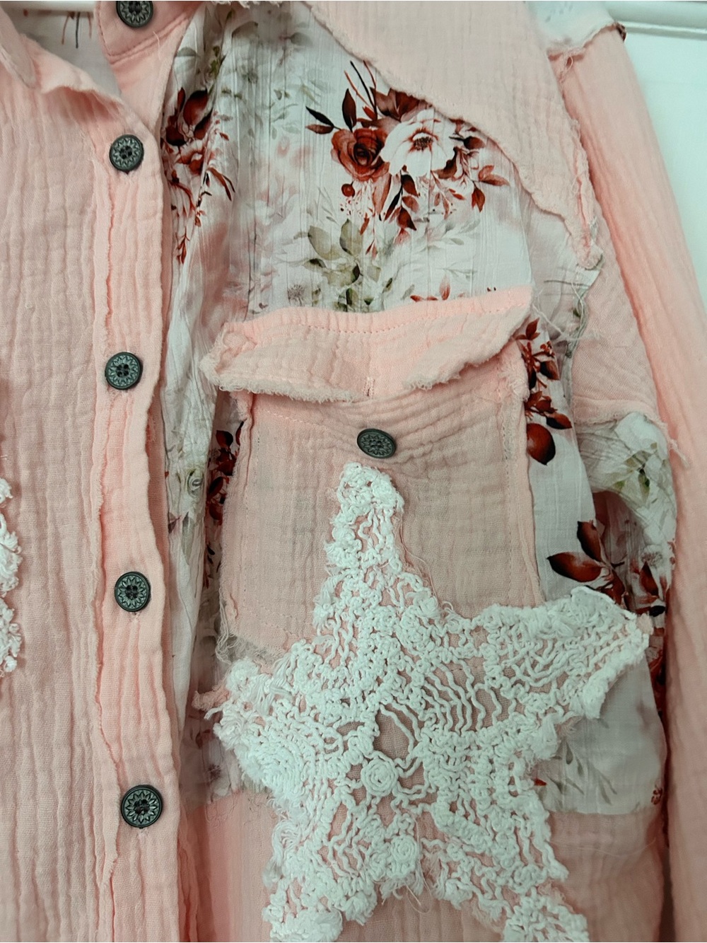POL Light Pink Floral Patchwork Button-Down Shirt - Picture 3 of 5